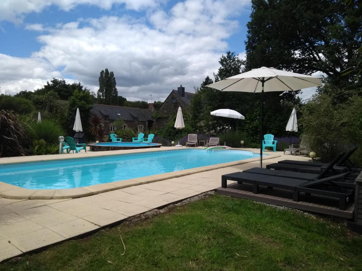 Gites De Lenvos Pontivy Esterno foto